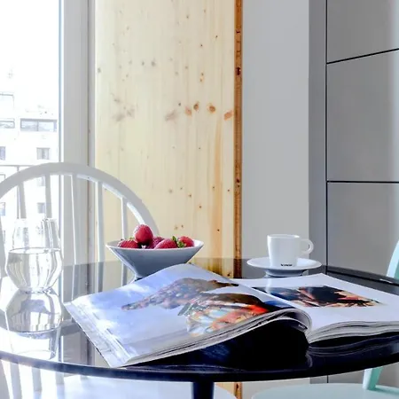 Apartament Plum Guide - The Historical Collage *
